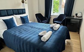 Iris Aparthotel